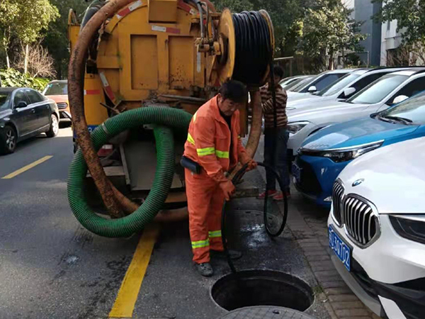 越秀排污管道清淤